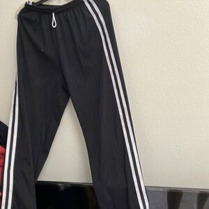 FINAL MARKDOWN Men’s persona track slacks medium